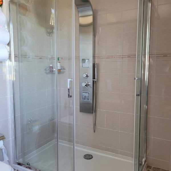 Pepe Rosa B&B - Camera Alba Ampia Doccia