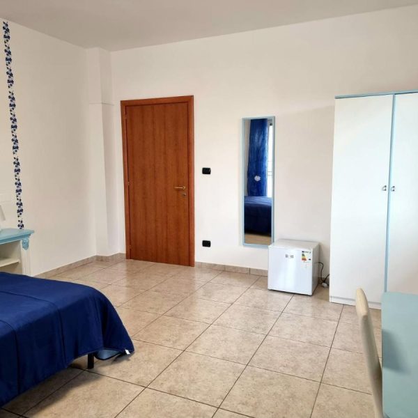 Pepe Rosa B&B - Camera Blu Stanza 2